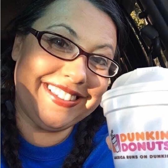 Meet your Posher, Karen - Picture 3 of 4